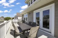 Oceanview 4 Houses to Beach!  6 Beach Passes, Chairs, Towels, Umbrellas Included