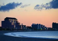 Stunning 1 BR-Apt-Oceanview to Revere Beach -3 Train Stop Boston Logan Airport - Homestays