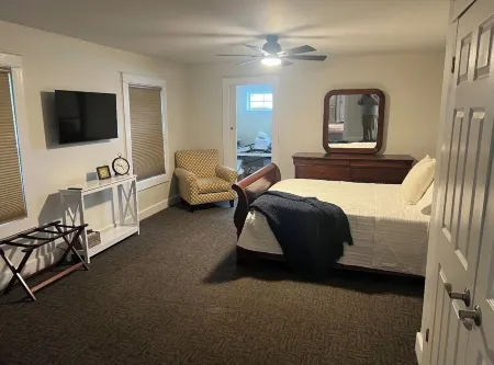 Chautauqua Lake Front Property - Short Walk to the Village of Bemus Point!