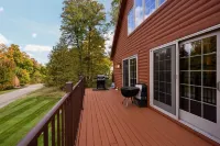 Ski & Golf Spacious Log Cabin in Otsego Resort
