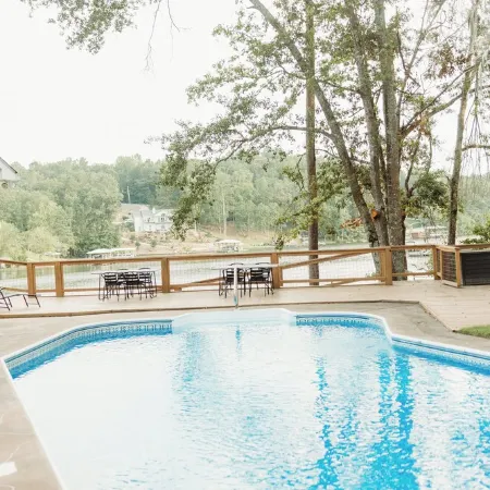 Private Saltwater Pool - Hottub - Commercial Arcades - Kayaks - Firepit