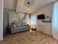 Grand Studio Rénové au Cœur de Labruguiere Équipé de la Fibre