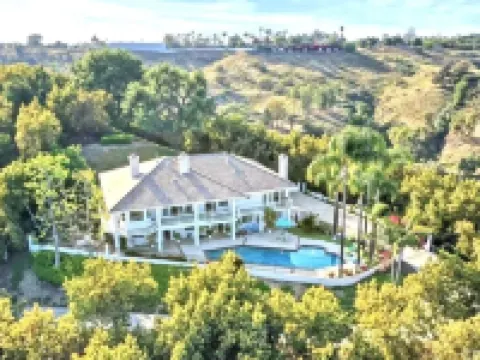 Custom 3,600sf Fallbrook Retreat: Wedding Guests•Family•Couples-Wine•Golf•Coast フォールブルックのホテル