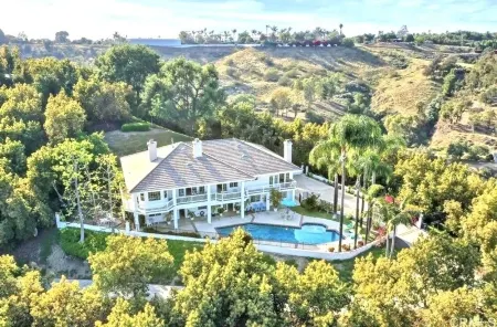 Custom 3,600sf Fallbrook Retreat: Wedding Guests•Family•Couples-Wine•Golf•Coast