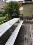 Large, late 1800s home. Secluded, yet adjacent to downtown Bar Harbor. - con encanto
