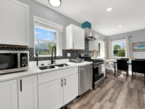 Your Next Vacation Home Hotels in Des Plaines