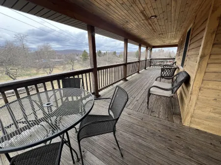 Horseshoe Lodge Canaan Valley Отели рядом с достопримечательностью «Парк штата Блэкуотер Фолс»