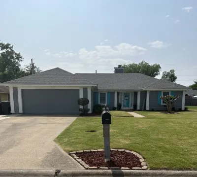 Farmhouse Decorated Southern Style home, Centrally located in quiet neighborhood Hôtels à proximité de : Greenville History Museum