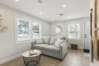 RENOVATED: 1 Bedroom/1Bath, Close to the Beach!