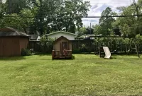 *EXTRA CLEAN*Renovated 2019 + Brand New Furniture! Open Plan & Short Walk to ND! Hotels in South Bend