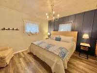 Relax and recharge! Cabin on a tranquil bay on Deer Lake is a perfect get away!