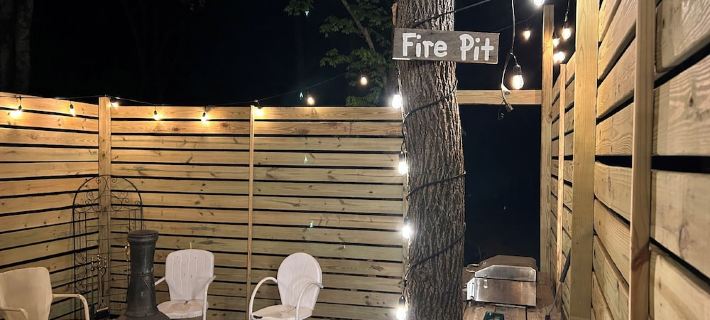 New Private Quiet Cabin~Mountain Forest View~Hot Tub~3 King Beds~Fire Pit~1 Acre Hotels in Maury County