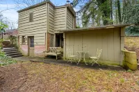 Cozy cottage minutes from downtown Asheville with a countryside feel Hotel in zona Charles D Owen Park