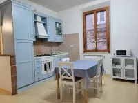 Casa Sulle Mura Medioevali. Comodissimo no Scale. Servizi Raggiungibili a Piedi