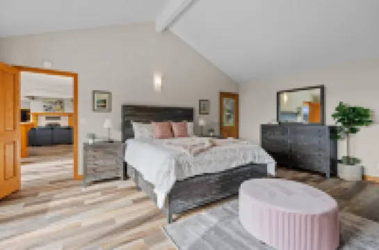 Renovated home w/ breathtaking views of the bay and new hot tub