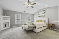 Luxury Home - ATL - No Cleaning Fee! Hotels near سيكس فلاغز أوفر جورجيا