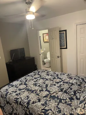 New cute, cozy quiet townhouse Hotel a Indian Trail