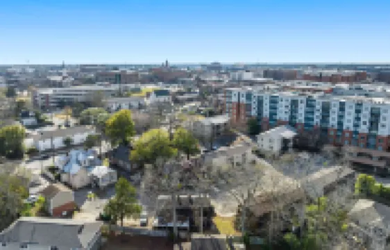 Quiet & Close! 2/2 Across from Acre in Auburn, Al