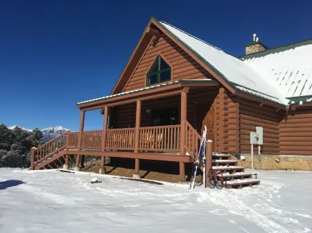 Cowboy Cabin in the Mountains - Quiet Getaway