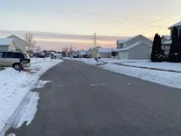 Minutes to ND-Sleeps 10+, Family+Pet-Friendly, Early Check-In, Big Yard & Clean! Hotels in Harris Township