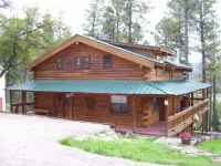 Lollygaggin' Lodge