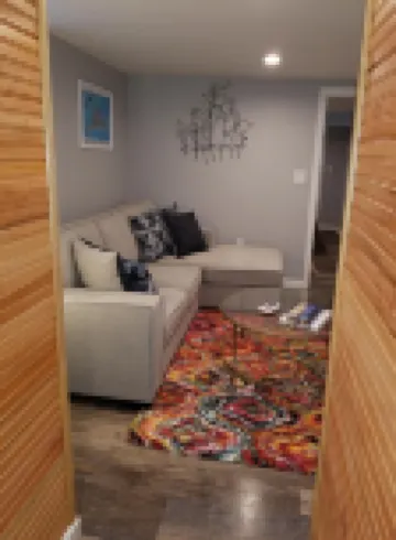 NEW Modern Apartment Near Boston & Harvard Square.