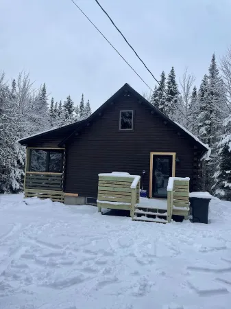 Minutes to Moosehead Lake, ATV Trails from driveway, Hiking, Mountain Biking