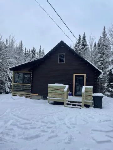 Minutes to Moosehead Lake, ATV Trails from driveway, Hiking, Mountain Biking