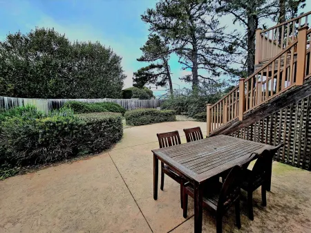 Poplar Beach Home Отели рядом с достопримечательностью «Венис Бич»