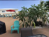 Convenient central Marathon location, canal view.