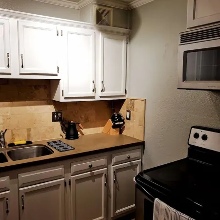 Studio walking distance to Stadium & Nightlife!