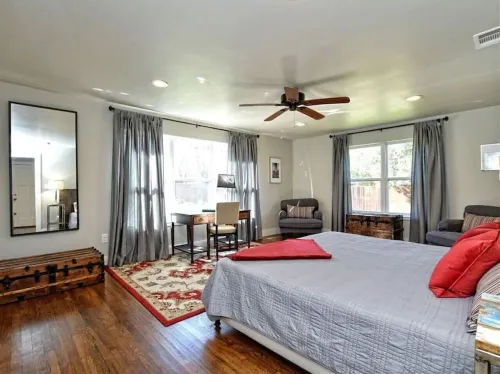 4BDRM W/Private Pool & Hot Tub - Walk to Town Square, Minutes to Wineries!