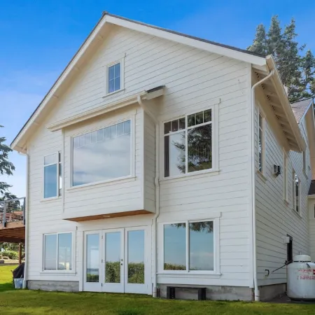 Spectacular waterfront Bainbridge Island Home. Breathtaking views!