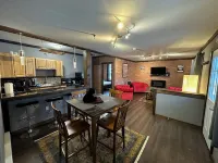 2br Modern Condo #8 Walk to Main St & Mirror Lake