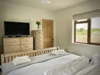 Cosy 3-bedroom home with garden and log burner, close to the City of Bath.