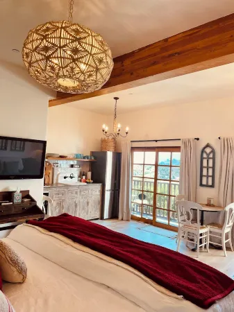 Ocean, Sunset, Mountain Views, Private Deck: Villa Floresco: Tuscan-like getaway Отели в г. Мишен Каньон