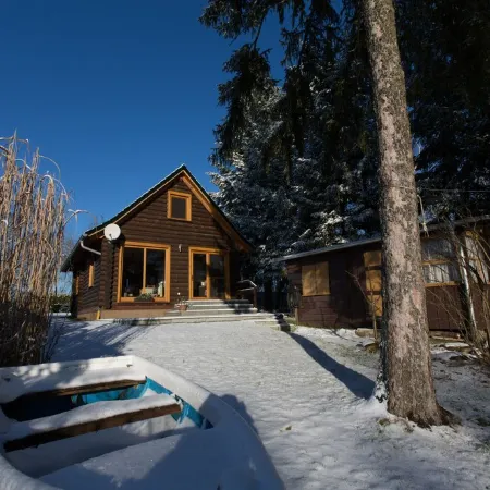 Woodblockhouse on lakeland in between nature to relax with fireplace Отели в г. Темплин