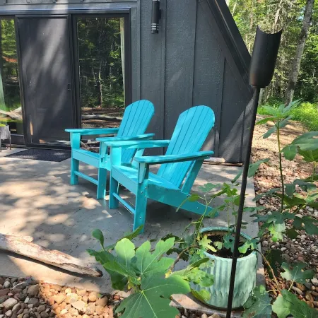 The Acorn of Little Sand BaySecluded, Wooded, and Dog Friendly!