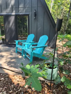 The Acorn of Little Sand BaySecluded, Wooded, and Dog Friendly!