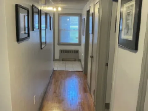 NEW: Spacious & Convenient Hideaway!Centrally located & 10 min from airport! Hotels in Windsor