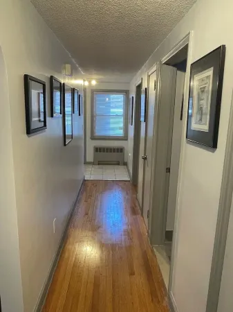 NEW: Spacious & Convenient Hideaway!Centrally located & 10 min from airport! Отели рядом с достопримечательностью «Школа Лумиса Чаффи»