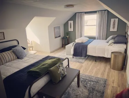 Modern Home, Next to SPIRE, Near Wineries, Geneva-On-The-Lake