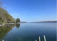 Lake House Hotels in Ulysses