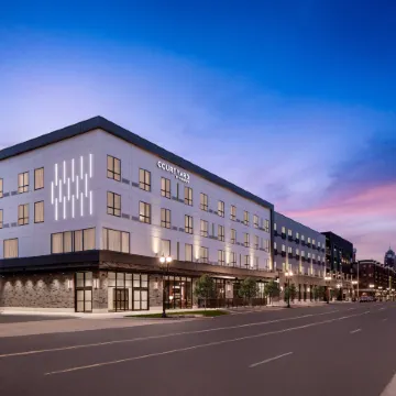 Courtyard Lansing Downtown