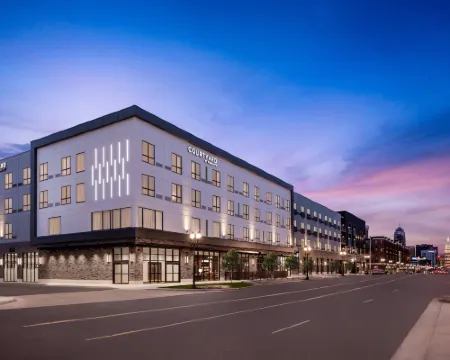 コートヤード バイ マリオット ランシング ダウンタウン ランシングのホテル