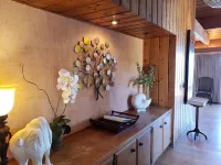 Beautiful Oceanfront Home, Gorgeous Views, jacuzzi, Deck and Patio! Best Value!