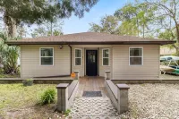End of the Rainbow Retreat!3-Bed Home on Rainbow River: Kayaks, Games, and more! Các khách sạn gần Rainbow Springs State Park