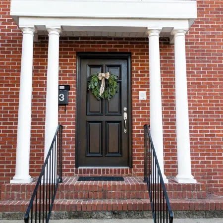 Beautiful 4-Bedroom Condo with WiFi, AC in Fabulous Florence Downtown Near Una