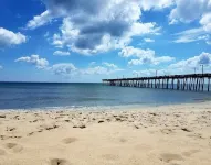 Nags Head, Ocean View, 3 min Walk to Beach, Hot Tub, Sunrise & Sunset Views