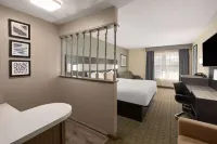 Travelodge by Wyndham Perry National Fairgrounds Area I-75